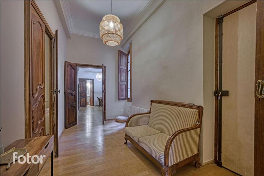 Superbe Appartement 95M2 Proche Arenes- Parking Offert นีมส์ ภายนอก รูปภาพ